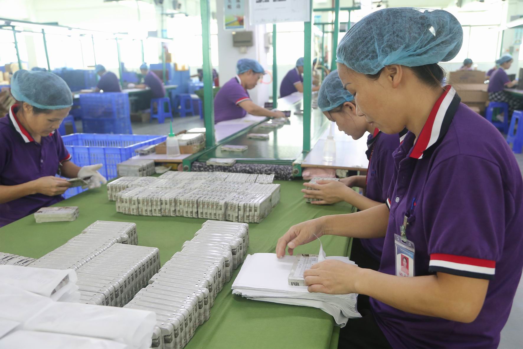 custom tin packing line